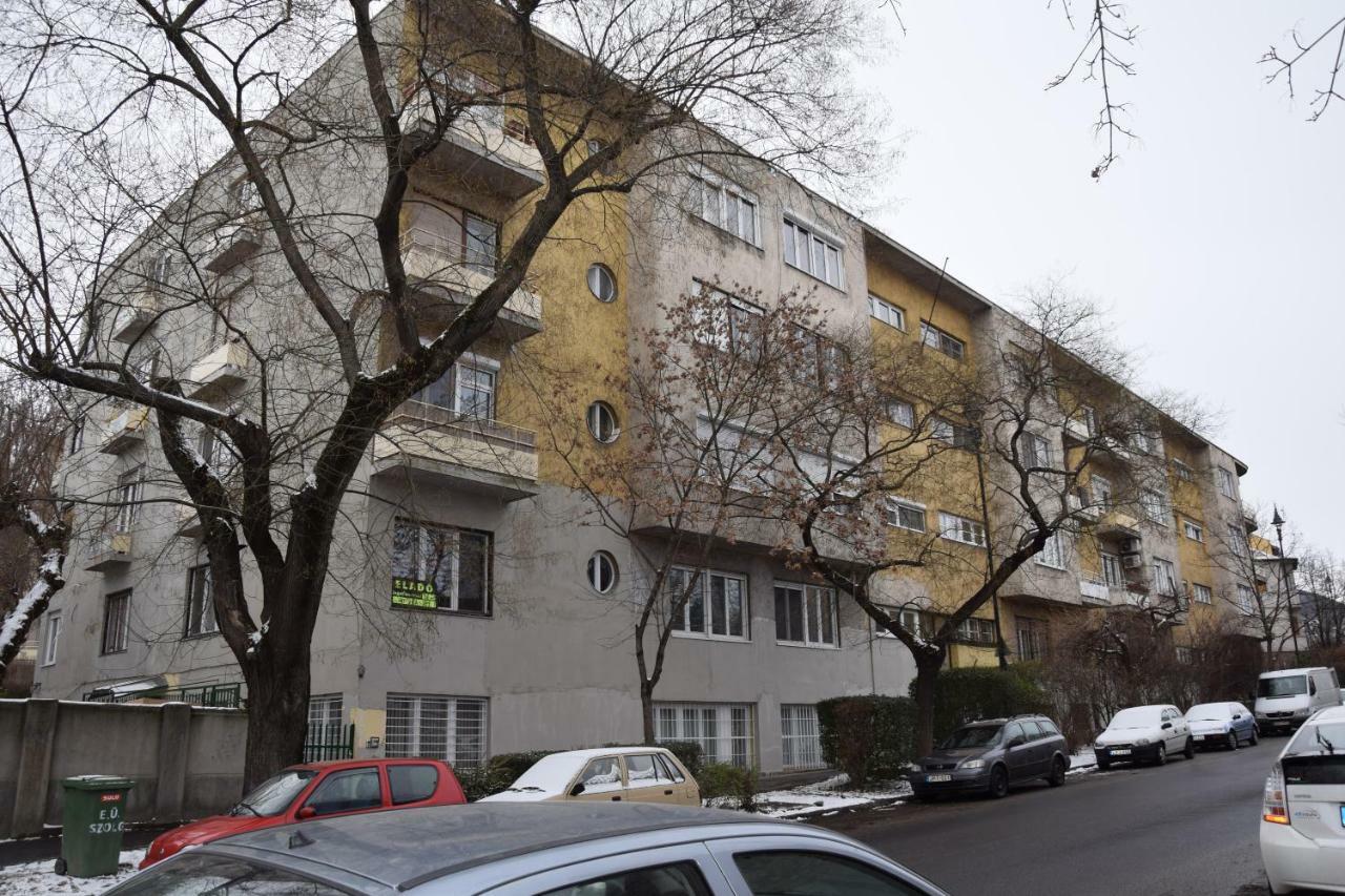 Bleak House - Bauhaus Home In Greener Budapesta Exterior foto